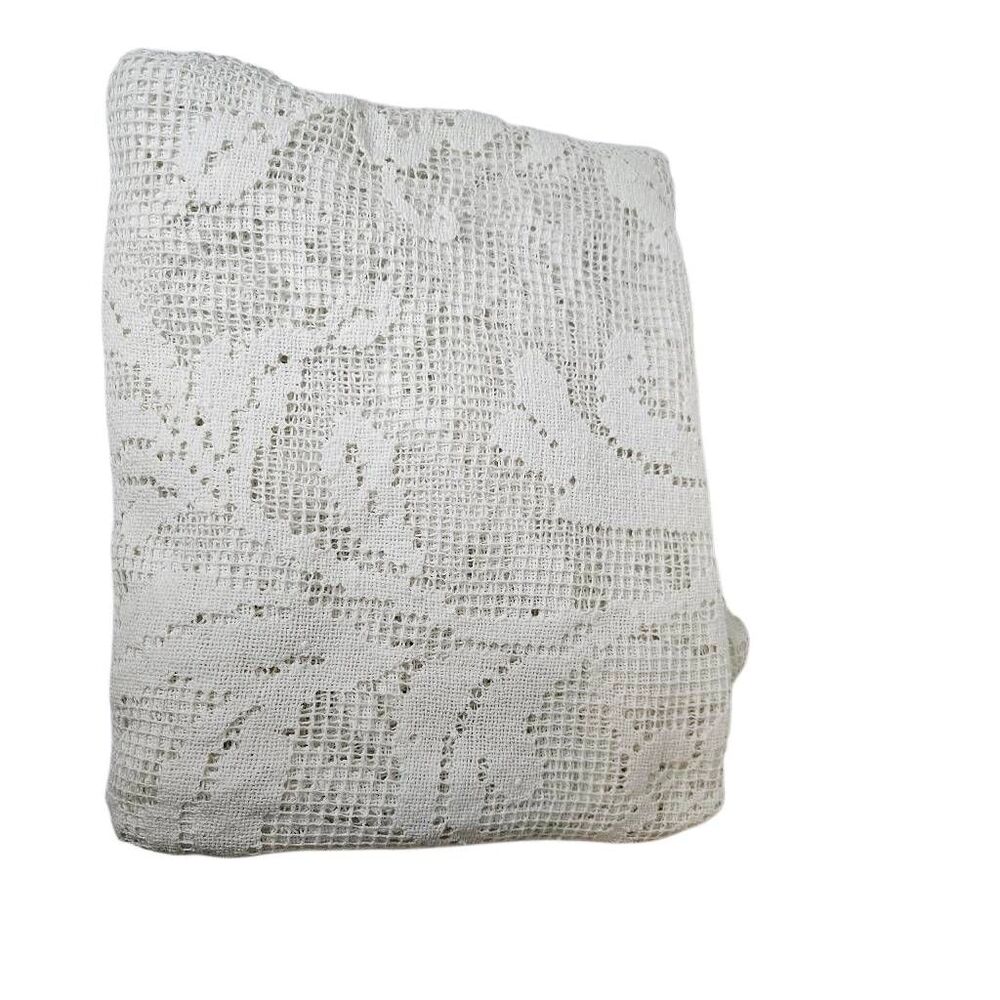 Vintage crochet table cloth, white. 74X96. Grannycore, cottagecore.